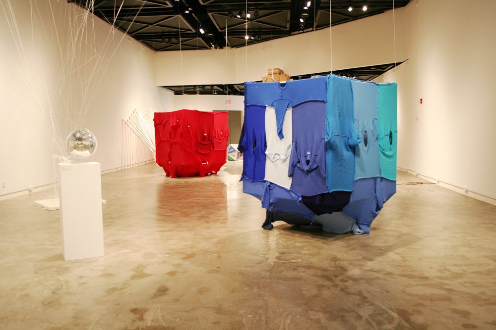 vargasdelahoz red blue space 2011 installation 04 thumbnail quadrat